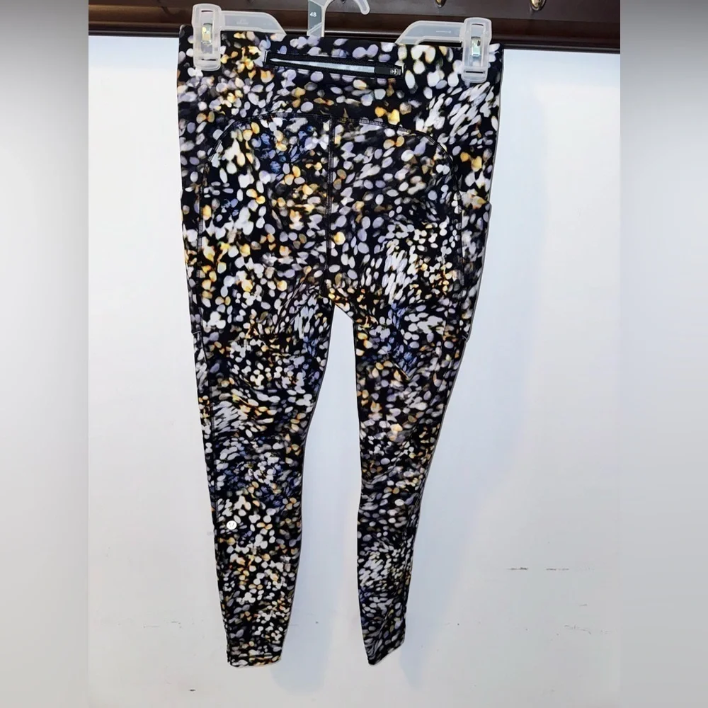 Lululemon Speed Up Tight Full on Luxtreme Size 6